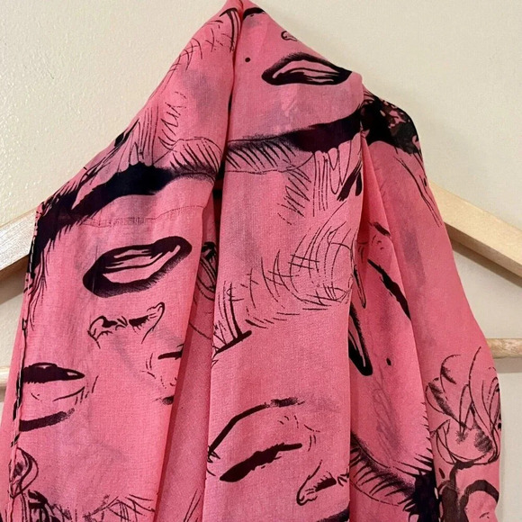 Y2K| Pink Flowy Long Marilyn Monroe Print Infinity Scarf  36” Black Pattern - Picture 2 of 3